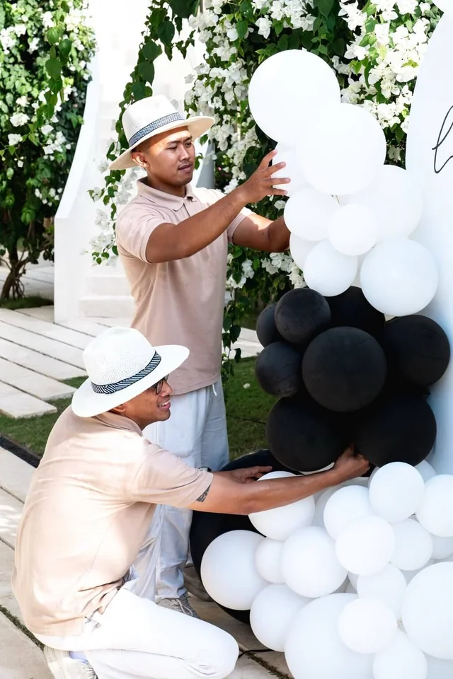 Balloon installation being set up at the villa