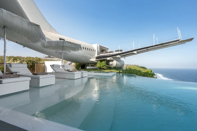 The infinity pool on the edge of the cliff